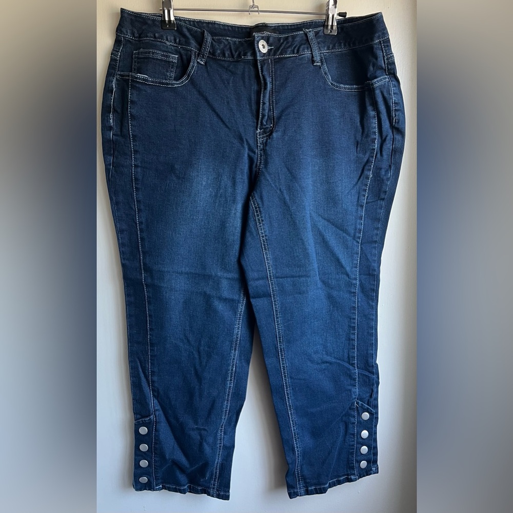 NWOT Ashley Stewart Women's Capri